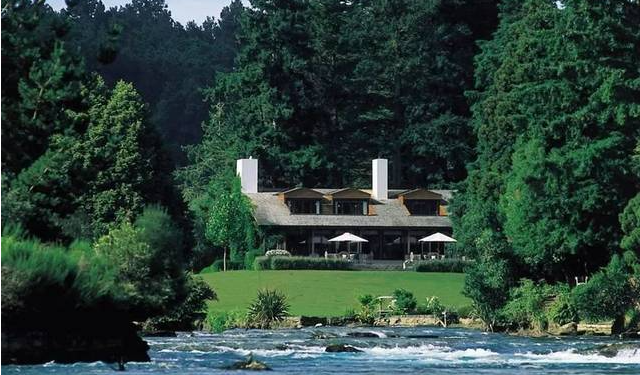 Incorporating Industrial Chic into Interior Design: A Guide